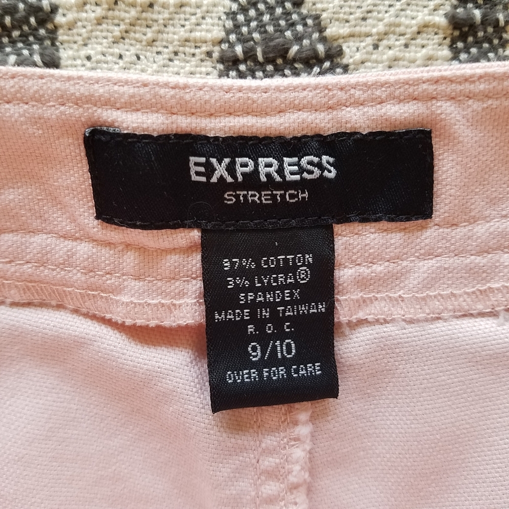Retro Inspired Pink Shorts - Picture 8 of 9